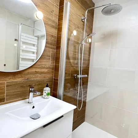 Beau T3 Avec Vue Parc Et Dent Du Chat, Wifi, Garage - Fr-1-555-88